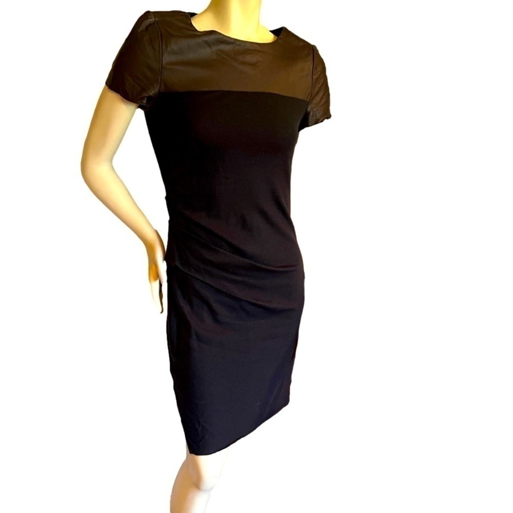 HALSTON HERITAGE BLACK & BROWN SHORT SLEEVE RUCHED LEATHER & WOOL DRESS - Picture 2 of 10